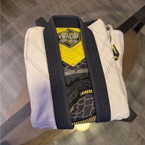 Men’s Venum Martial Arts Gi with Yellow and Black Accents & matching cinch bag
